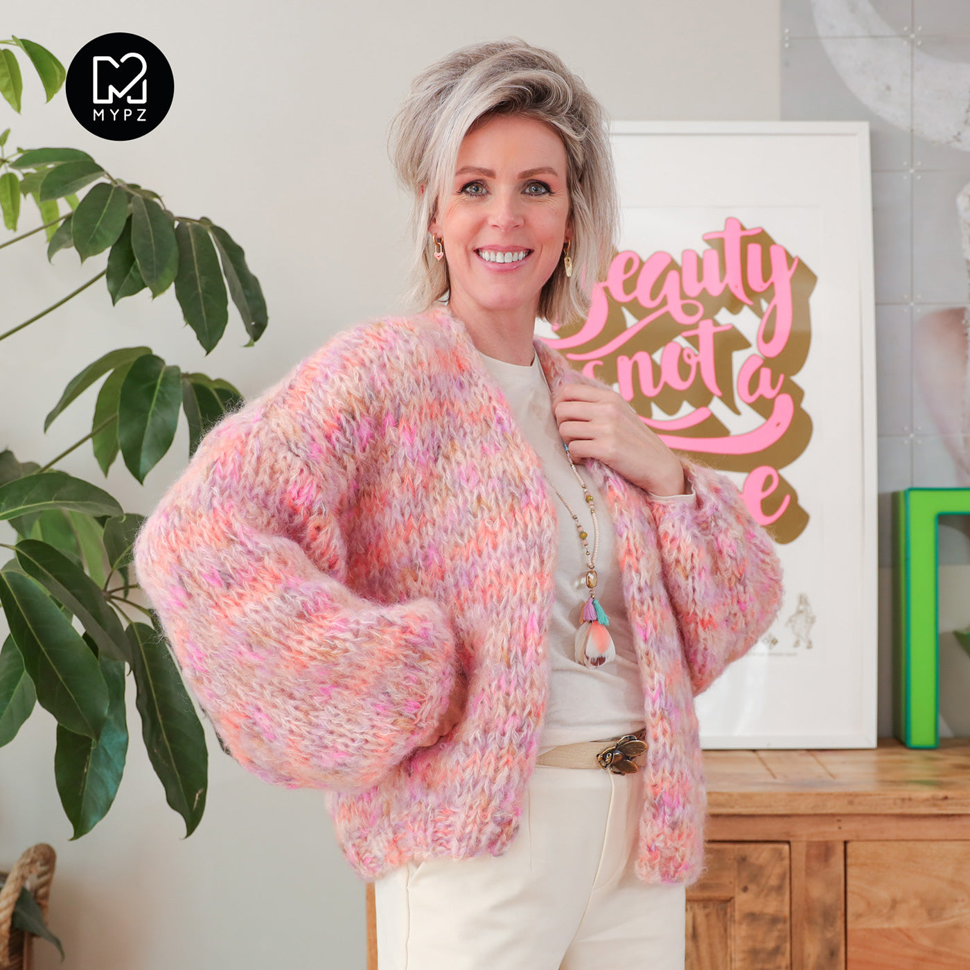 Knitting Kit – MYPZ Short Chunky Mohair Cardigan Soft Glow No.15 (ENG-NL)